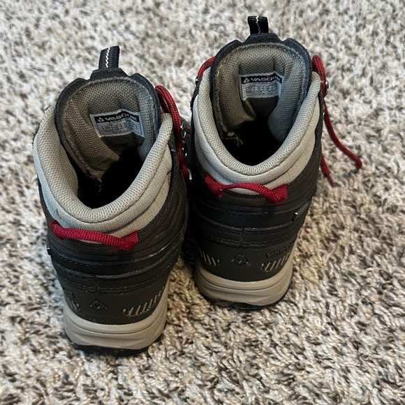 Vasque Kids Black and Gray Boots with Red Laces - Picture 3 of 6